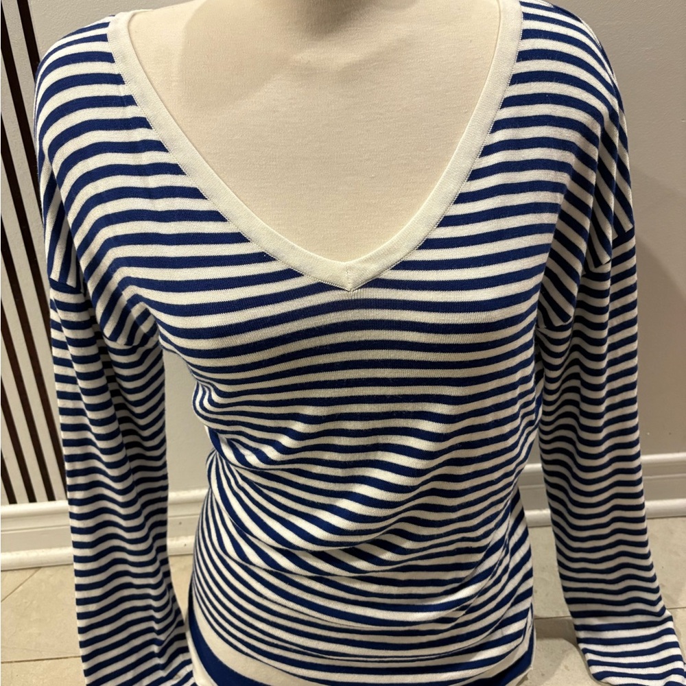 Striped V-Neck Long Sleeve Top